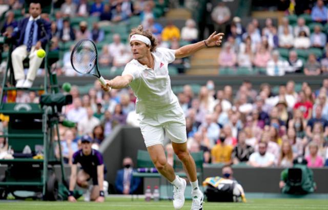 九游体育下载-“紫薇”横扫桑德格伦 梅德韦德夫仅丢七局轻松过关